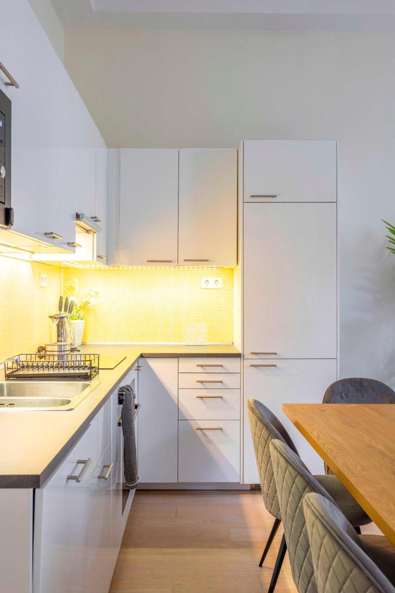 Exclusive & Spacious Central Residence W/ 4Bedrm 2Bathrm Budapest Exteriör bild