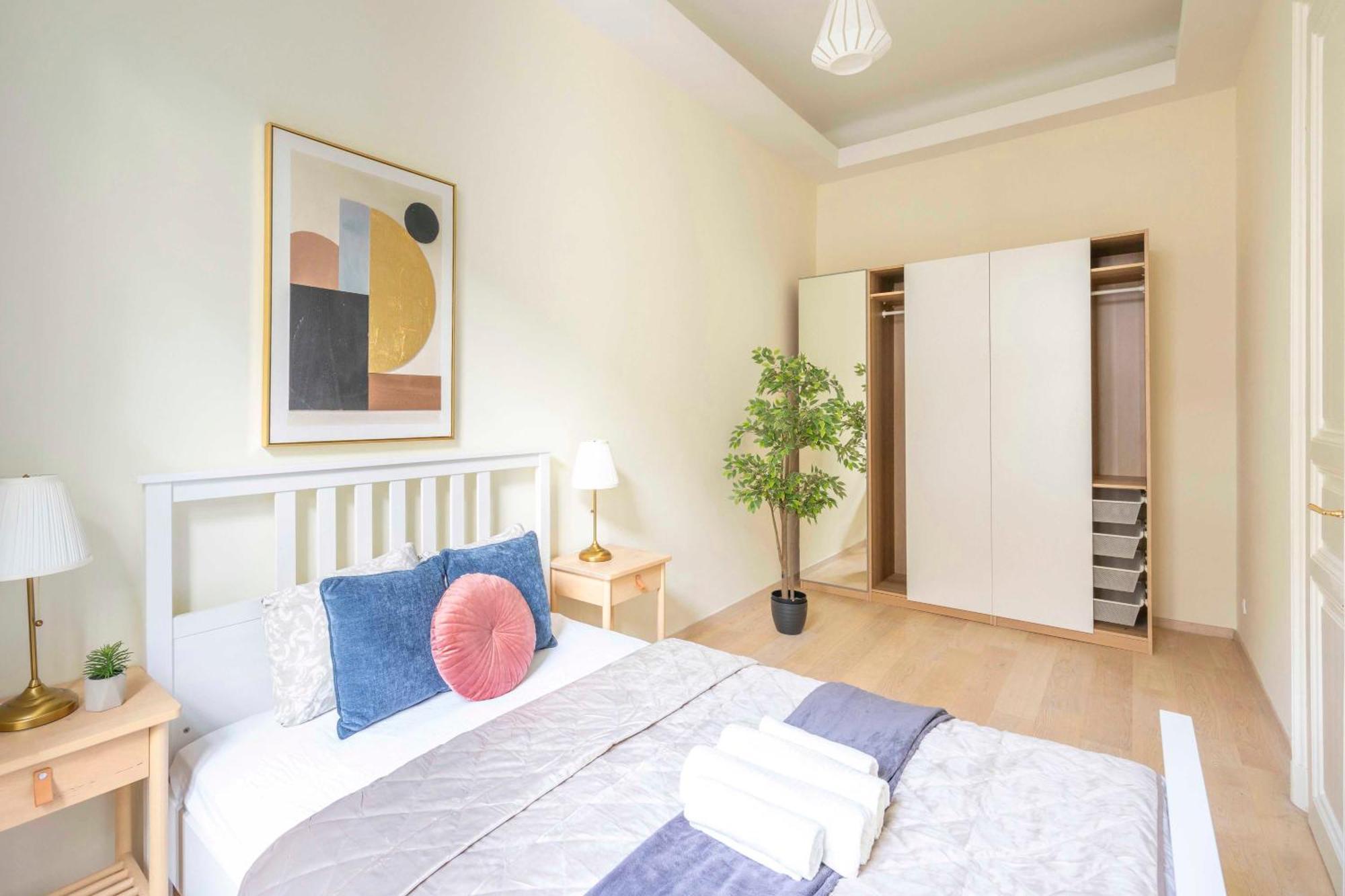 Exclusive & Spacious Central Residence W/ 4Bedrm 2Bathrm Budapest Exteriör bild